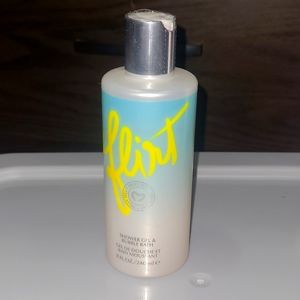 Shower Gel. Flirt. Pure Romance